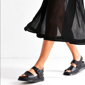 romi crackle dr martens